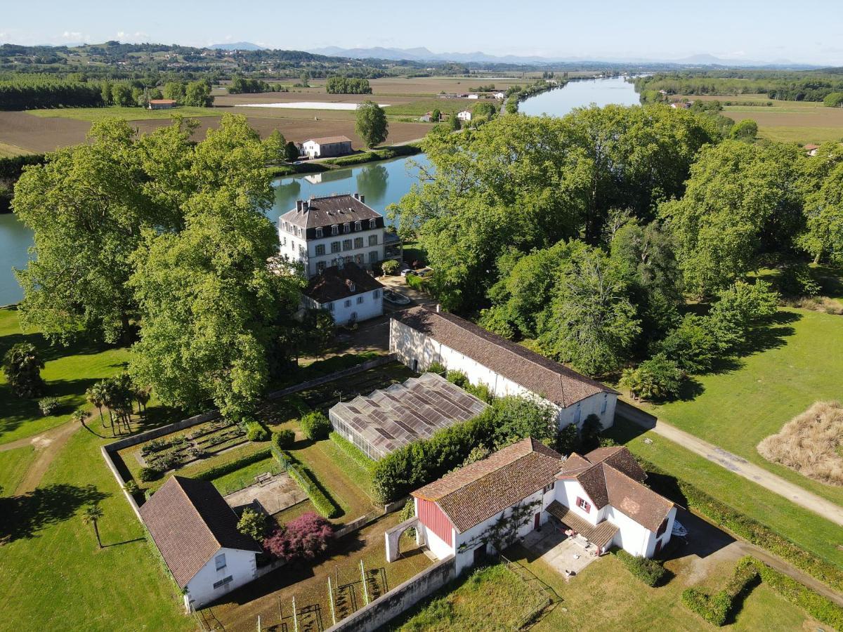 ชาโต ดู เบก ดู กาฟ Bed & Breakfast Port-de-Lanne ภายนอก รูปภาพ