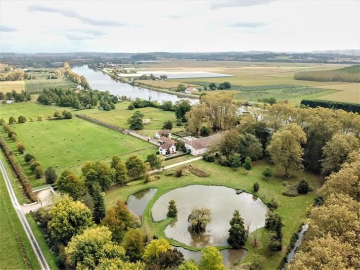 ชาโต ดู เบก ดู กาฟ Bed & Breakfast Port-de-Lanne ภายนอก รูปภาพ